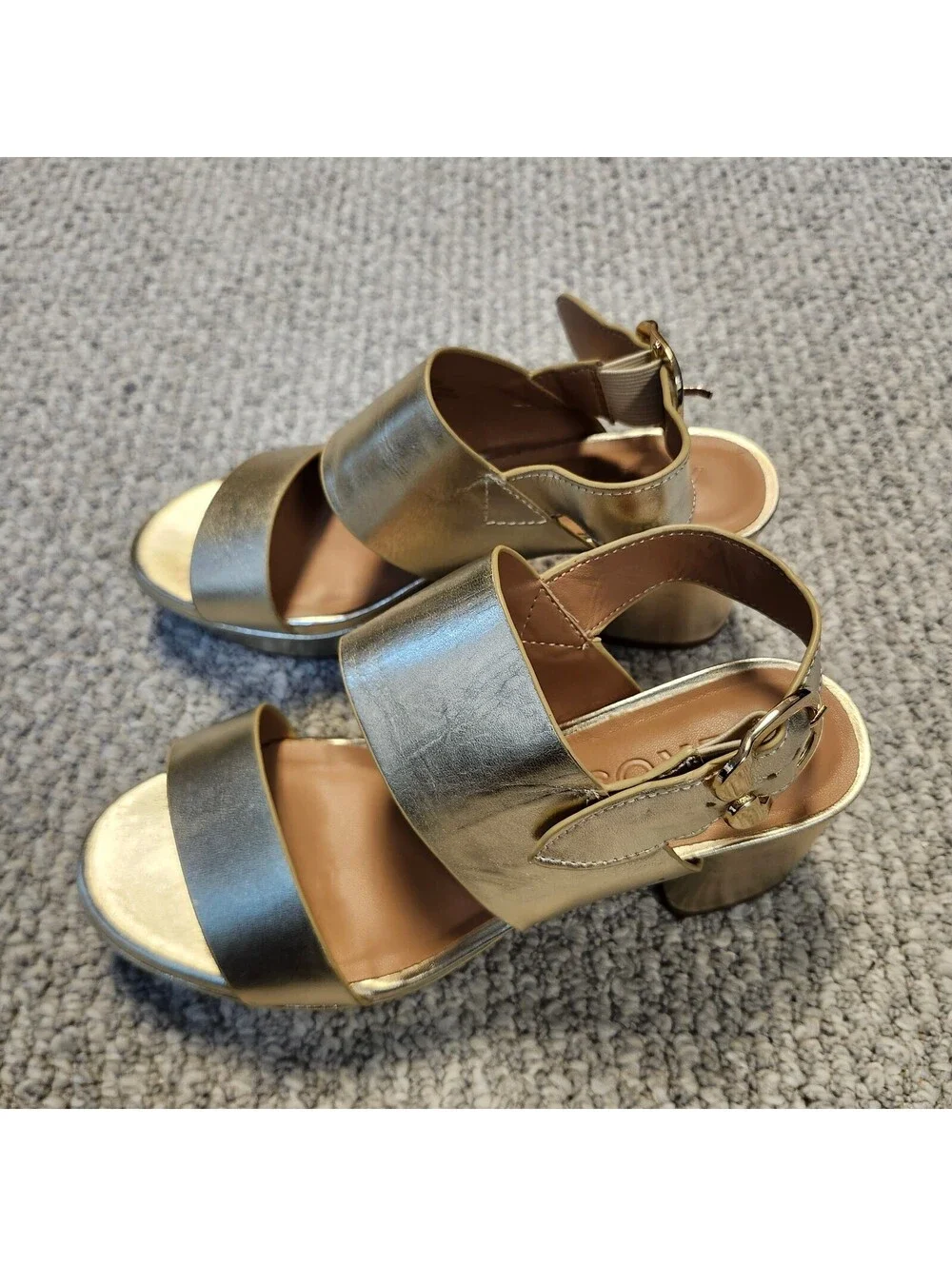 Aerosoles Camera Gold Leather Upper Heel Sandals Size 6M